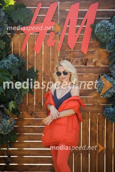  Jasna Vale, Instagram ikonaH&M kolekcija za jesen in zimo 2021: uporabna in napredna z metropolitansko ostrino