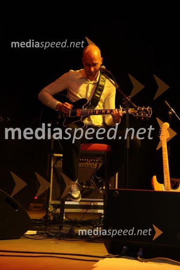 Robert Pikl, kitarist med koncertomMagnifico, koncert v Mondu