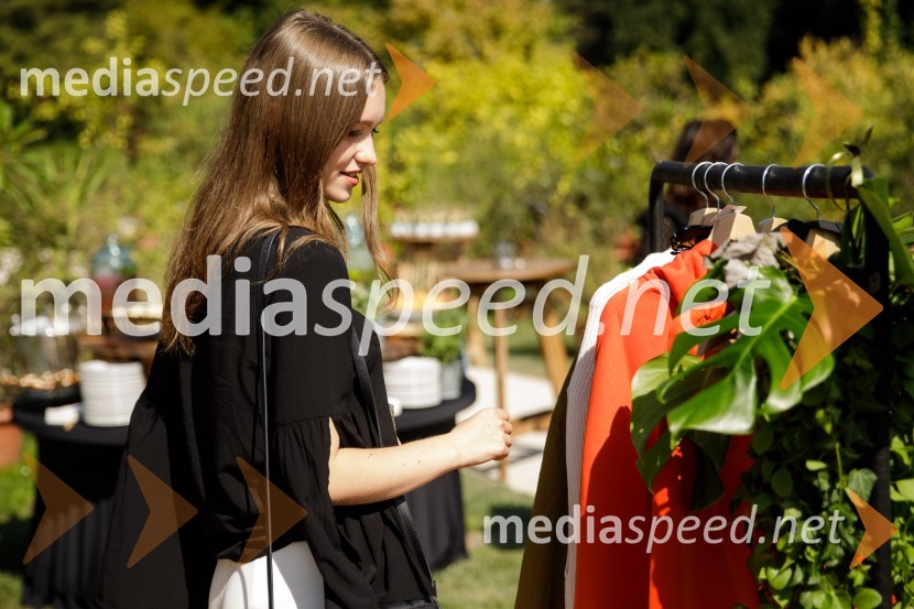  Neja  Krampl Mastnak, modna novinarka revije GraziaH&M kolekcija za jesen in zimo 2021: uporabna in napredna z metropolitansko ostrino