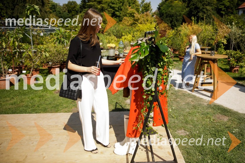  Neja  Krampl Mastnak, modna novinarka revije GraziaH&M kolekcija za jesen in zimo 2021: uporabna in napredna z metropolitansko ostrino