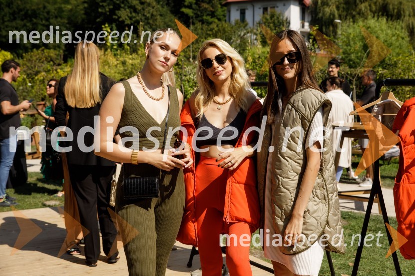  Melani Mekicar, radijska in televizijska voditeljica;  Jasna Vale, Instagram ikona;  Tesa Jurjaševič, blogerka in stilistka revije GRAZIAH&M kolekcija za jesen in zimo 2021: uporabna in napredna z metropolitansko ostrino