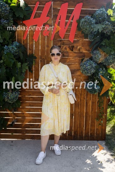  Ajda Sitar Žumer, blogerka, Etiketa Magazin, Miss športa Slovenije 2009H&M kolekcija za jesen in zimo 2021: uporabna in napredna z metropolitansko ostrino