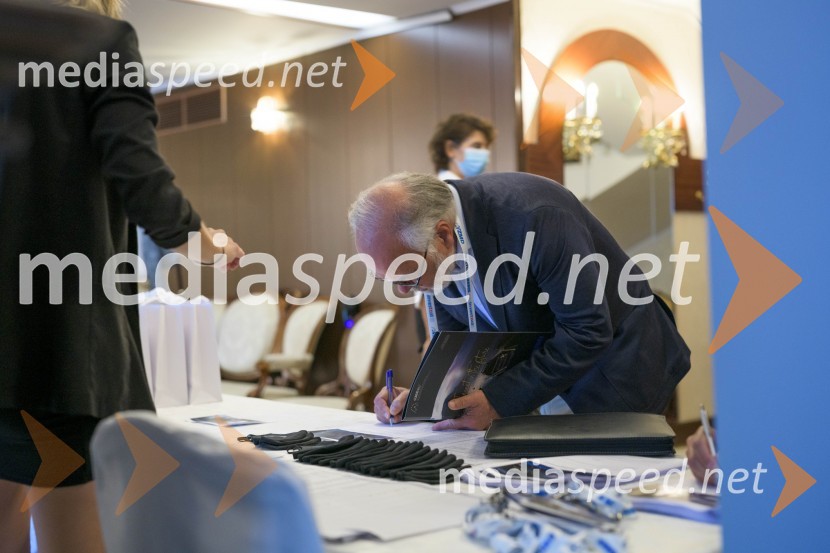 Mednarodna investitorska konferenca 2021