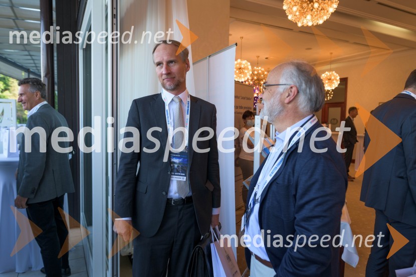 Mednarodna investitorska konferenca 2021