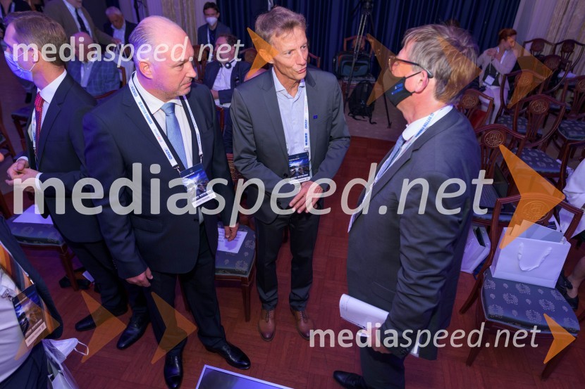 Mednarodna investitorska konferenca 2021