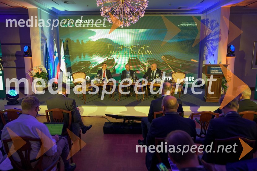 Mednarodna investitorska konferenca 2021