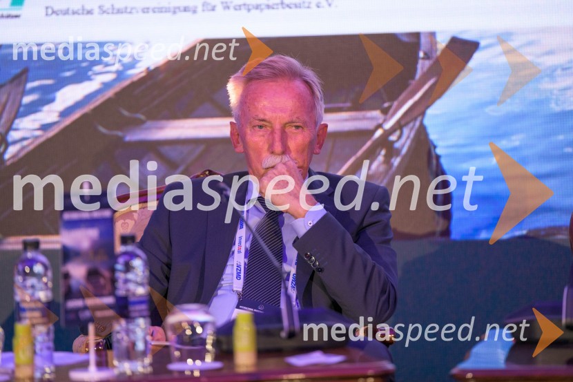 Mednarodna investitorska konferenca 2021