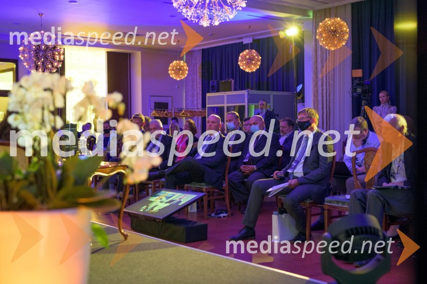 Mednarodna investitorska konferenca 2021