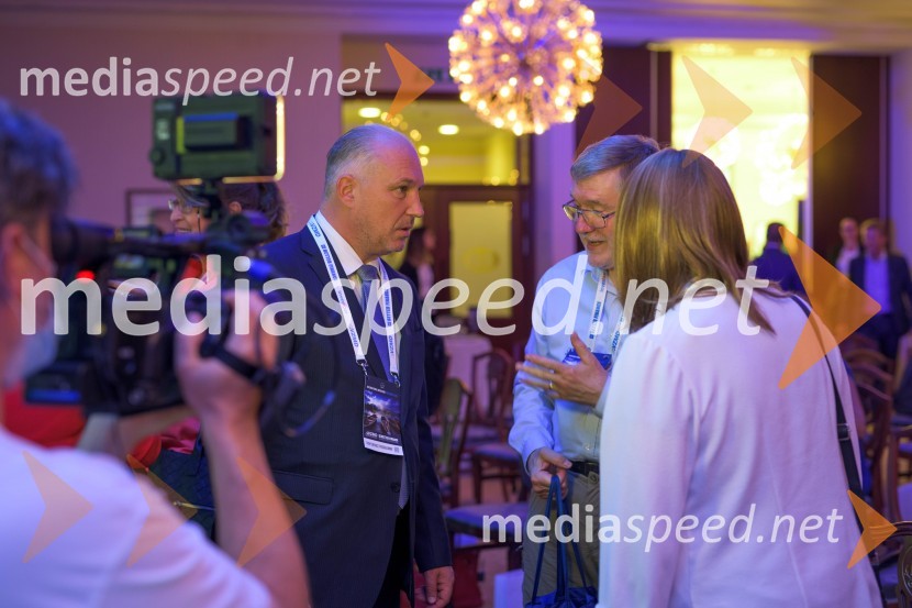 Mednarodna investitorska konferenca 2021