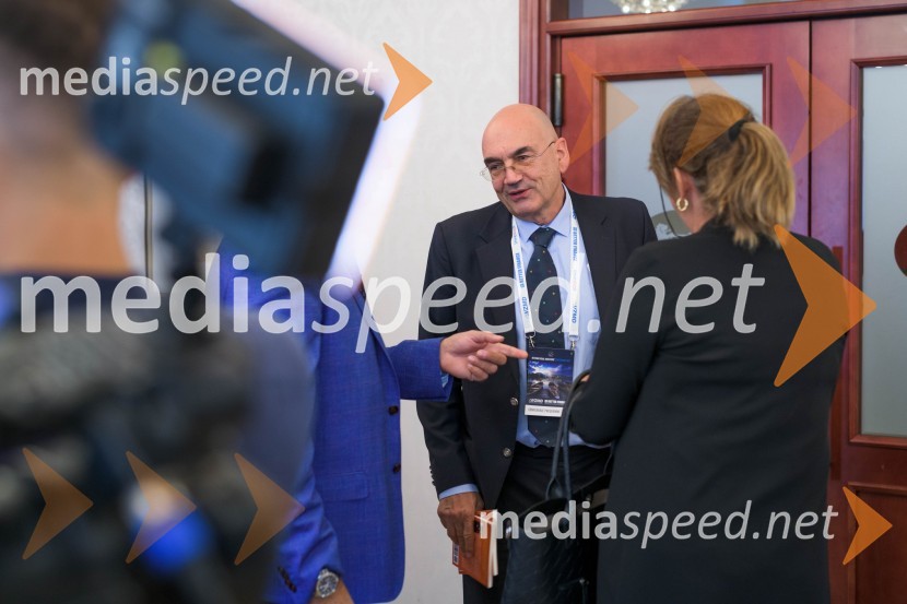 Mednarodna investitorska konferenca 2021