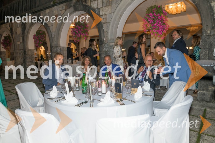 Mednarodna investitorska konferenca 2021