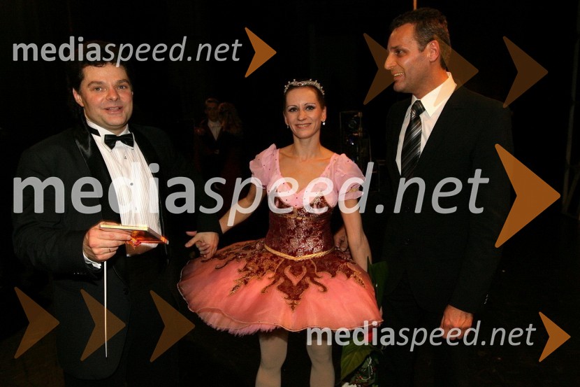 Aleksej Baklan, dirigent, Alenka Ribič Laufer, balerina in Danilo Rošker, direktor SNG MariborHrestač, premiera baleta v SNG Maribor