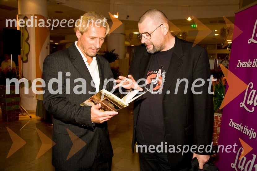 Erazem B. Pintar, podjetnik in kolumnist in Max Modic, fotografMojih prvih 100, izid knjige Erazma B. Pintarja