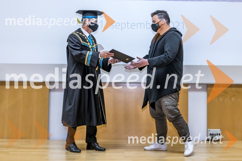 prof. dr. Zdravko Kačič, rektor Univerze v Mariboru;  Kristjan Veber, listina UM za pomembne kulturne dosežkeSlovesnost ob Dnevu univerze Maribor