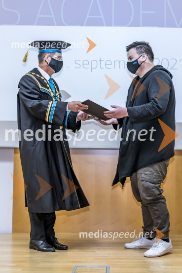 prof. dr. Zdravko Kačič, rektor Univerze v Mariboru;  Kristjan Veber, listina UM za pomembne kulturne dosežkeSlovesnost ob Dnevu univerze Maribor