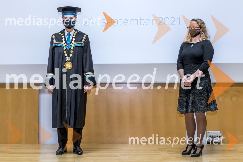 prof. dr. Zdravko Kačič, rektor Univerze v Mariboru;  Živa  Ledinek, listina UM za razvoj obštudijskih dejavnostiSlovesnost ob Dnevu univerze Maribor