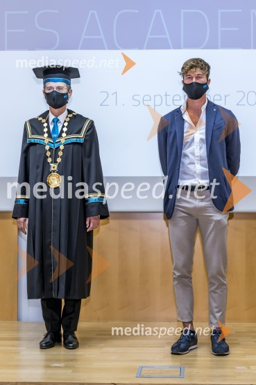 prof. dr. Zdravko Kačič, rektor Univerze v Mariboru;  Tin Kovačič, plaketa Leona ŠtukljaSlovesnost ob Dnevu univerze Maribor