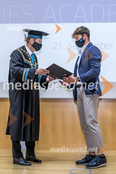 prof. dr. Zdravko Kačič, rektor Univerze v Mariboru;  Tin Kovačič, plaketa Leona ŠtukljaSlovesnost ob Dnevu univerze Maribor