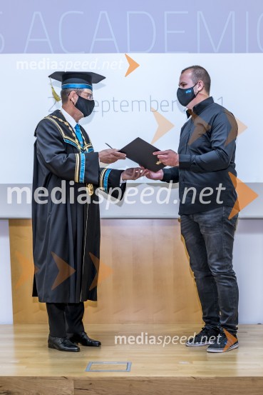 prof. dr. Zdravko Kačič, rektor Univerze v Mariboru;  Jan Lokar, plaketa Leona ŠtukljaSlovesnost ob Dnevu univerze Maribor