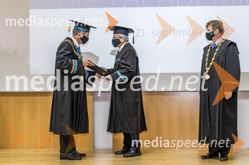 prof. dr. Zdravko Kačič, rektor Univerze v Mariboru;  Rafiqul  Gani, častni doktor, Fakulteta za kemijo in kemijsko tehnologijo UM; prof. dr. Zdravko Kravanja, Fakulteta za kemijo in kemijsko tehnologijo, Univerza v MariboruSlovesnost ob Dnevu univerze Maribor