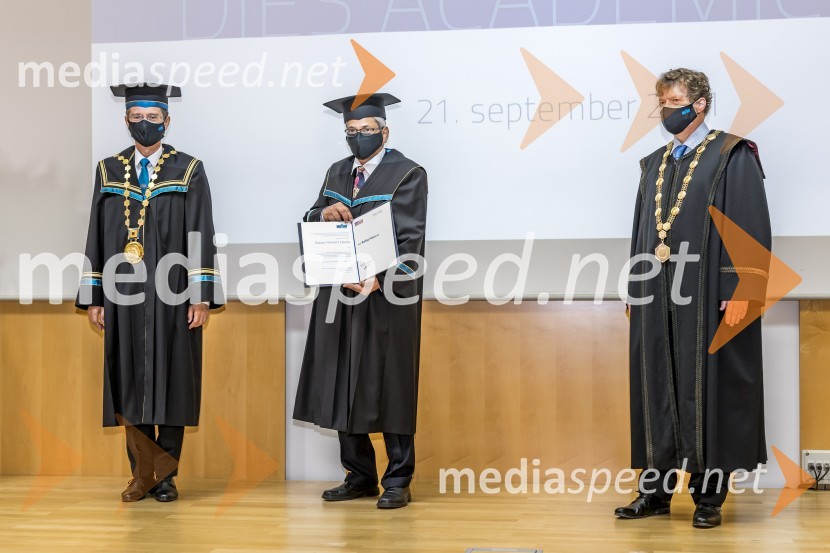 prof. dr. Zdravko Kačič, rektor Univerze v Mariboru;  Rafiqul  Gani, častni doktor, Fakulteta za kemijo in kemijsko tehnologijo UM; prof. dr. Zdravko Kravanja, Fakulteta za kemijo in kemijsko tehnologijo, Univerza v MariboruSlovesnost ob Dnevu univerze Maribor