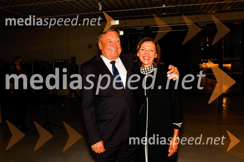  Zoran Janković, župan, Mestna občina Ljubljana; dr. Maja Zalaznik, nekdanja ministrica za izobraževanje, znanost in športOtvoritev prenovljene Cukrarne