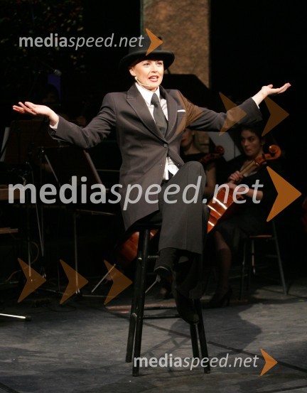 Saša Einsiedler, televizijska voditeljicaSlovenka leta 2005