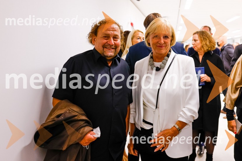  Darko  Brlek, direktor in umetniški vodja, Festival Ljubljana;  ... Otvoritev prenovljene Cukrarne