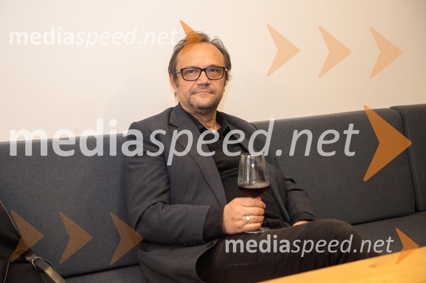  Mate  Matišič, dramaturg in skladateljNorišnica d.o.o., premiera Slovenskega mladinskega gledališča Ljubljana