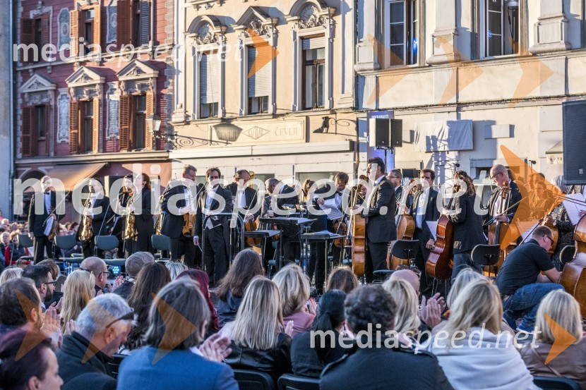 Operna noč na Glavnem trgu Maribor