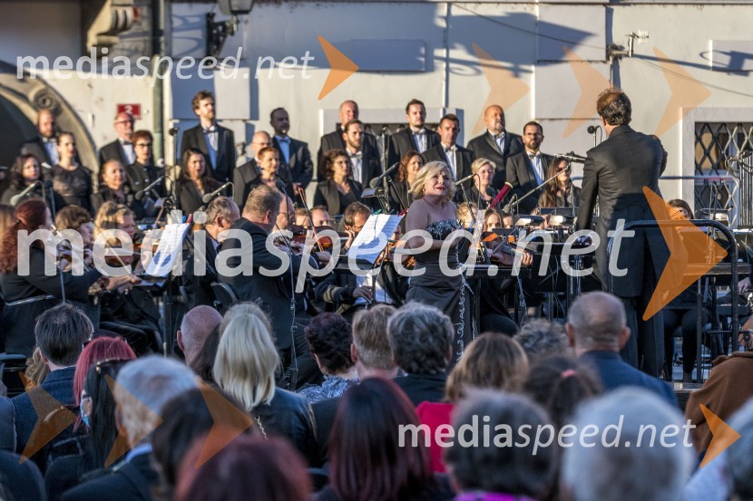 Operna noč na Glavnem trgu Maribor