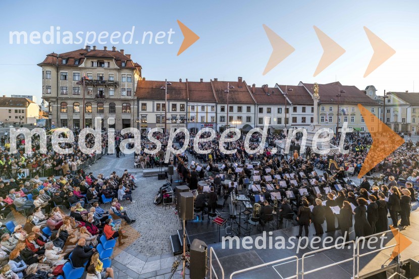 Operna noč na Glavnem trgu Maribor