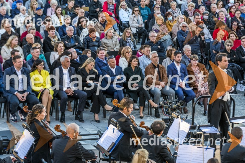 Operna noč na Glavnem trgu Maribor