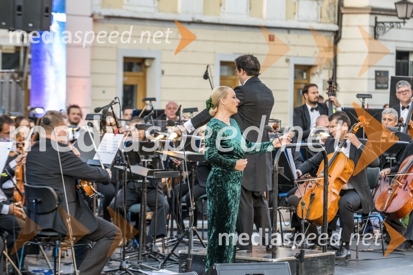  Sabina  Cvilak, operna pevkaOperna noč na Glavnem trgu Maribor