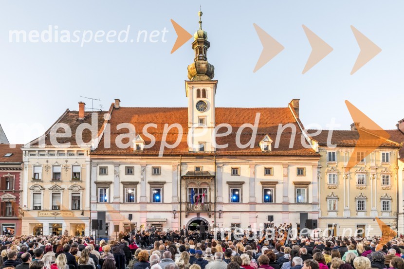 Operna noč na Glavnem trgu Maribor