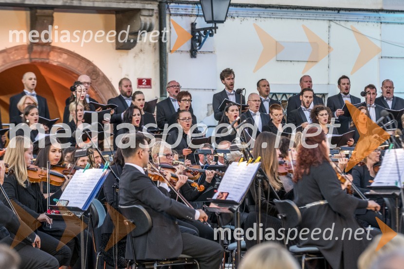 Operna noč na Glavnem trgu Maribor