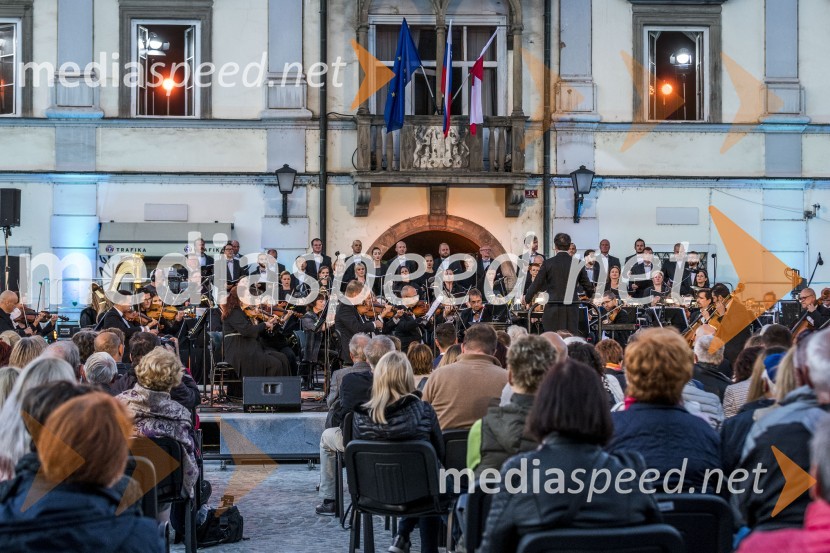 Operna noč na Glavnem trgu Maribor