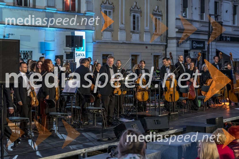 Operna noč na Glavnem trgu Maribor