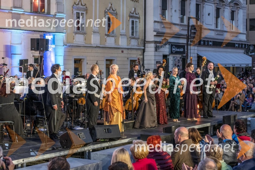 Operna noč na Glavnem trgu Maribor