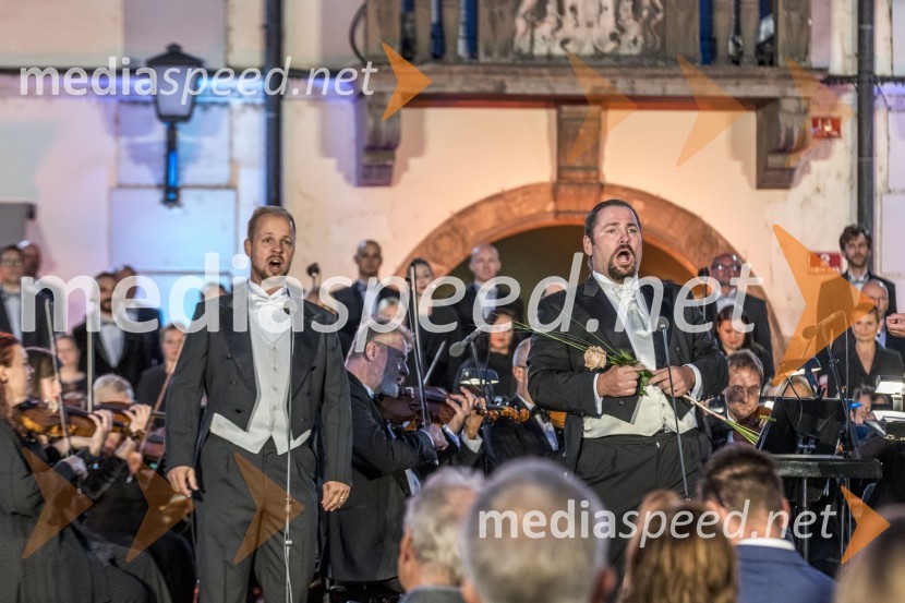  Martin Sušnik, operni solist;  Jaki Jurgec, operni solistOperna noč na Glavnem trgu Maribor