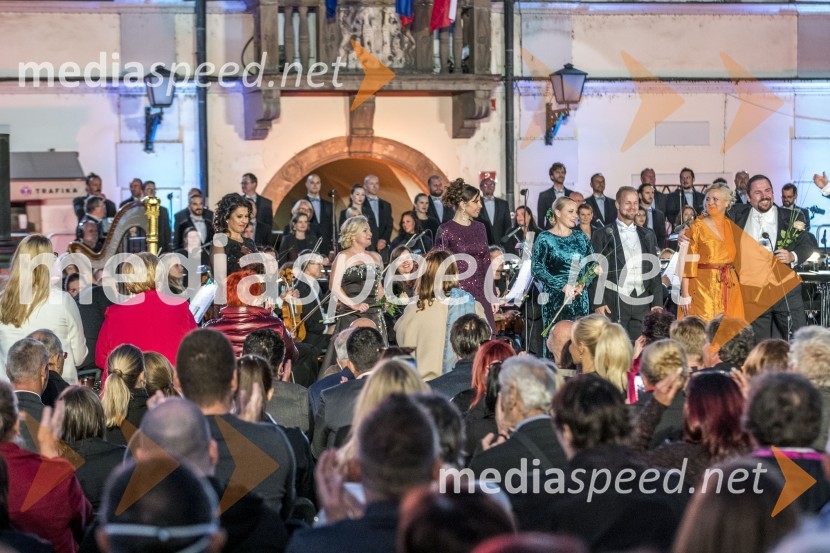 Operna noč na Glavnem trgu Maribor