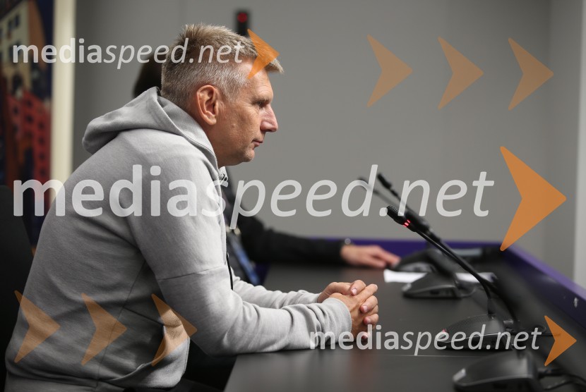  Radovan Karanović, začasni strateg NK MariborMaribor - Celje, nogometna tekma