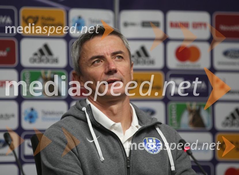  Agron Šalja, nogometni trenerMaribor - Celje, nogometna tekma