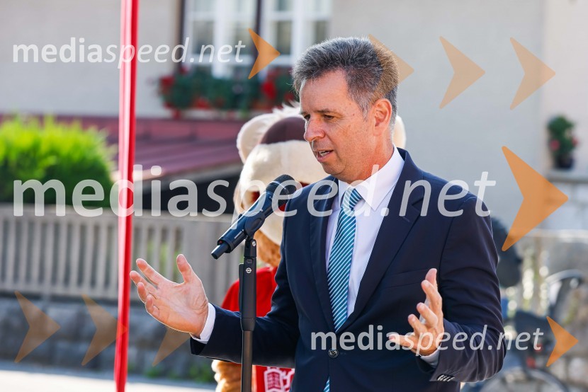  Dejan Crnek, podžupan, Mestna občina Ljubljana, Lista Zorana Jankovića, predsednik športnega društva Narodni dom3D zebra odslej tudi v Ljubljani