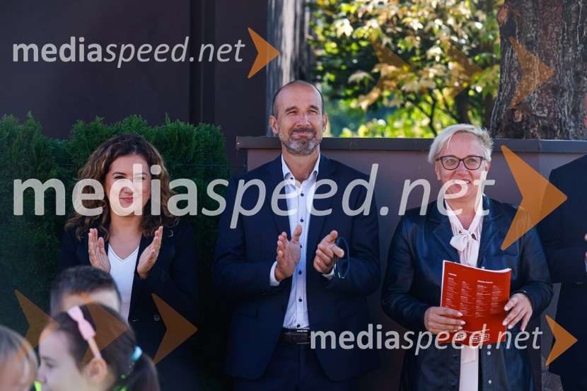   Svetlana Almaš, vodja marketinga in komunikacij zavarovalnice Generali;  Mitja  Feri, član uprave zavarovalnice Generali;  Monika Povšič, vodja oddelka za tržno komuniciranje in upravljanje s sponzorstvi, marketing Generali3D zebra odslej tudi v Ljubljani