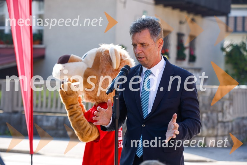  Dejan Crnek, podžupan, Mestna občina Ljubljana, Lista Zorana Jankovića, predsednik športnega društva Narodni dom3D zebra odslej tudi v Ljubljani