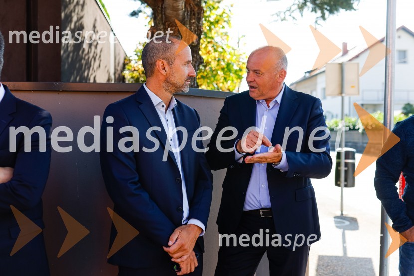  Mitja  Feri, član uprave zavarovalnice Generali;  ... 3D zebra odslej tudi v Ljubljani