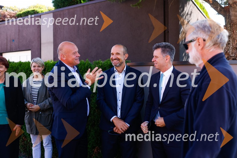  ... ;  Mitja  Feri, član uprave zavarovalnice Generali;  Dejan Crnek, podžupan, Mestna občina Ljubljana, Lista Zorana Jankovića, predsednik športnega društva Narodni dom3D zebra odslej tudi v Ljubljani