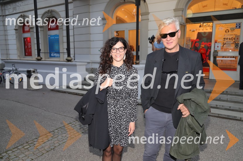  Jelka Vrečko, vodja kabineta župana MO Maribor;  Matjaž Wenzel, MILIMETER studio za obliko in fotografijoTo noč sem jo videl, premiera drame, SNG Maribor
