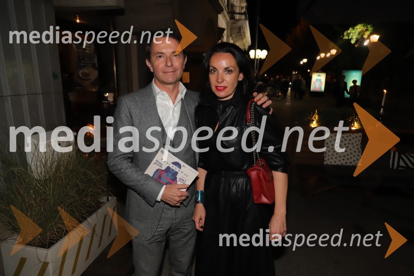  Tomaž Orešič, podpredsednik skupine Resalta;  Tijana Orešič Barač, dr. med. specialistka dermatologijeTo noč sem jo videl, premiera drame, SNG Maribor